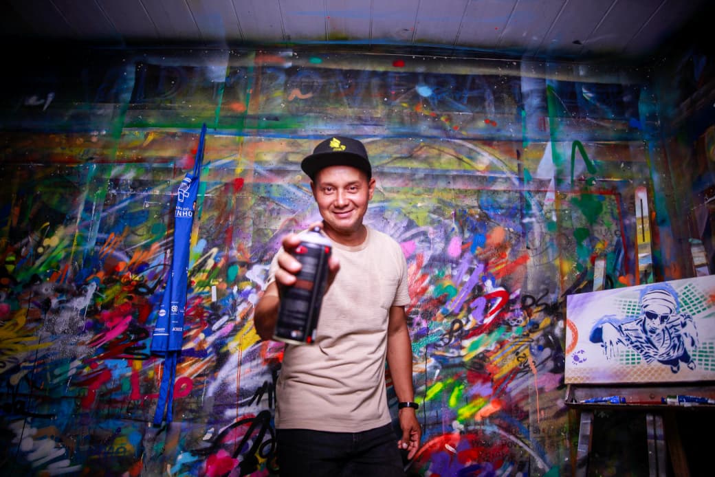 Grafiteiro Carlos André tem a cultura popular como marca registrada/Foto: Crysli Viana/DP Foto