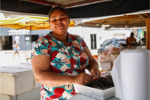 Jaqueline Silva, proprietária de um boxes do mercado