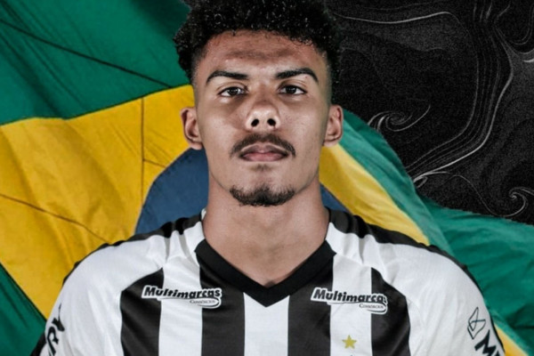 Hamilton, lateral ex-Atlético-MG
