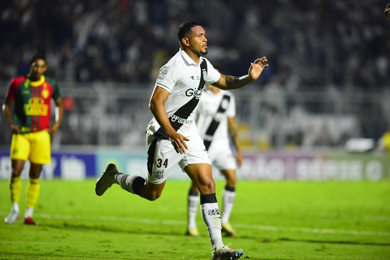 Wanderson, novo zagueiro do Náutico/Divulgação/ Ponte Preta