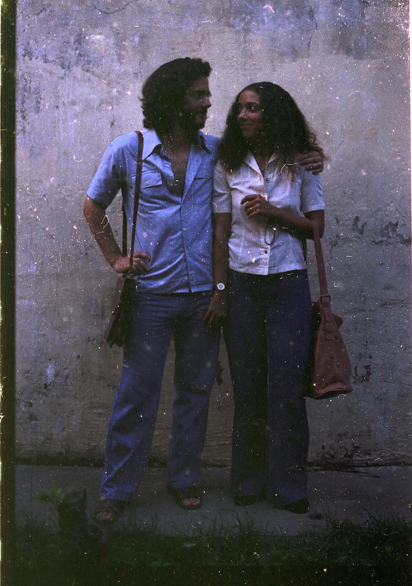 Alice Carvalho é a professora Fátima Nascimento em 'O Agente Secreto' (Foto: Victor Jucá/Divulgação)