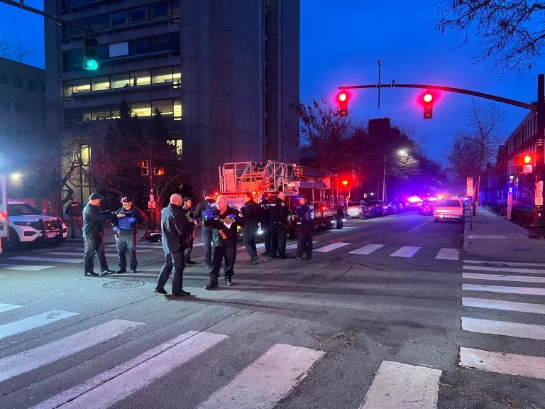 Ataque em universidade nos Estados Unidos deixou vítimas/Reprodução