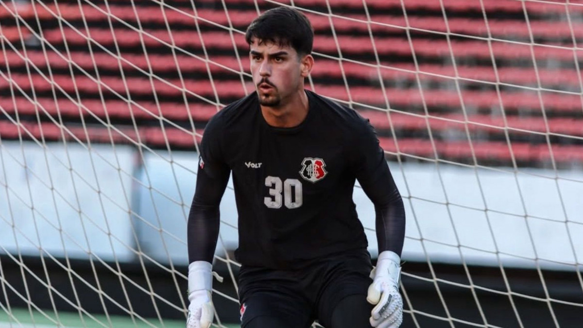 Gabriel Souza, goleiro do Santa Cruz/Evelyn Victoria/SCFC