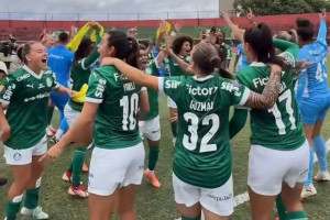Elenco do Palmeiras em comemora&ccedil;&atilde;o do t&iacute;tulo do Paulist&atilde;o Feminino