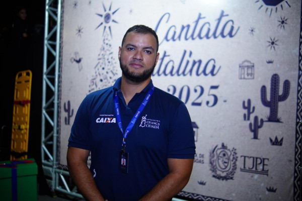  Fernando Gomes, coordenador de eventos e produtor artístico da orquestra