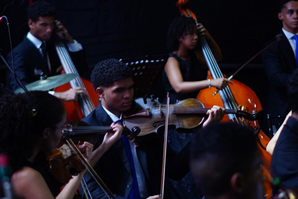 TJPE promove cantata natalina em frente ao Palácio da Justiça