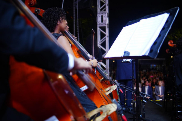 TJPE promove cantata natalina em frente ao Palácio da Justiça