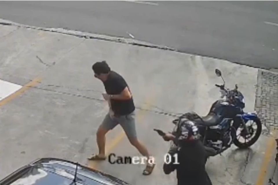Imagens mostram momento em que empresário é baleado em tentativa de assalto na Zona Norte do Recife
/Reprodução/redes sociais