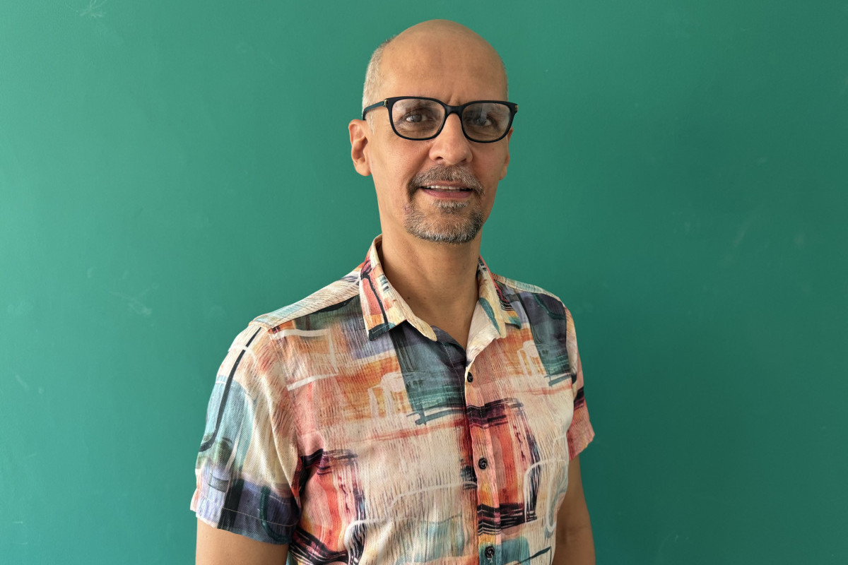 Leidson lançará os dois volumes nesta quarta (17) e nesta quinta (18), respectivamente no Recife e em Caruaru (Foto: Cadu Macêdo)