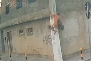 V&iacute;deo mostra "Homem-Aranha" de Caruaru descendo pelo poste com TV roubada
