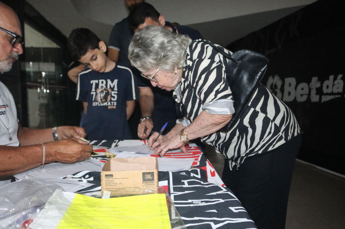 Votação no Conselho Deliberativo do Santa Cruz /Evelyn Victoria/SCFC