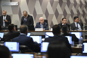 CCJ do Senado analisa projeto da dosimetria

