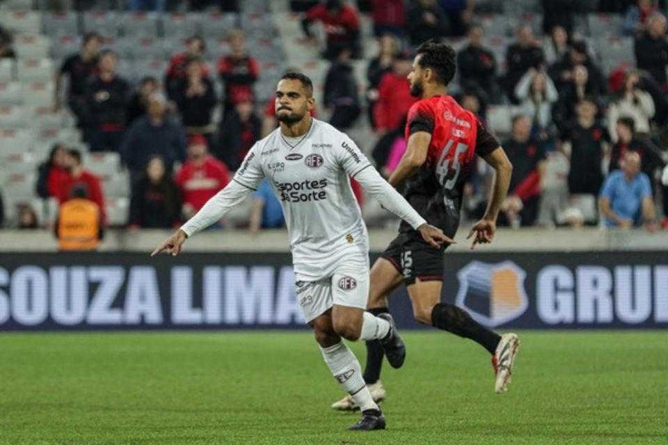 Juninho, novo reforço do Náutico/Luis Miguel Ferreira / Ferroviária SAF