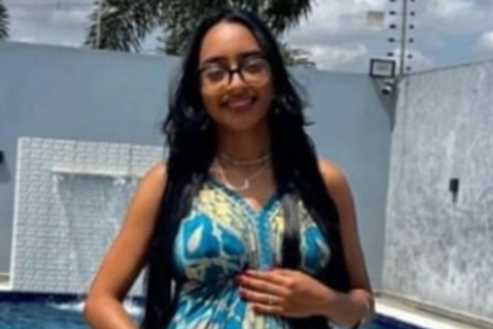 Estado da grávida que sofreu acidente após vestido prender na tração da motocicleta é grave, diz HR
/Reprodução/Redes sociais