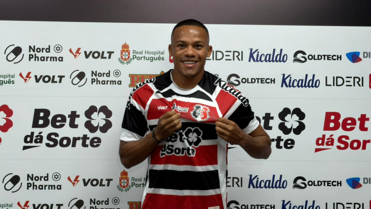 Robinho, atacante do Santa Cruz/Léo Albertim / Santa Cruz