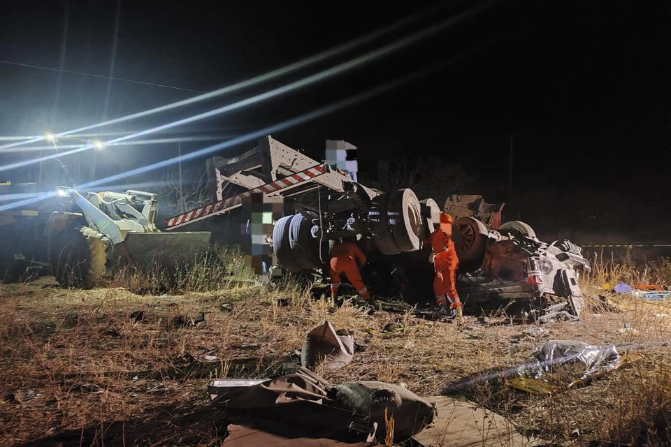 Empresário de Águas Belas, no Agreste, e esposa morrem em acidente entre caminhonete e carreta na BR-423/Ascom/PRF