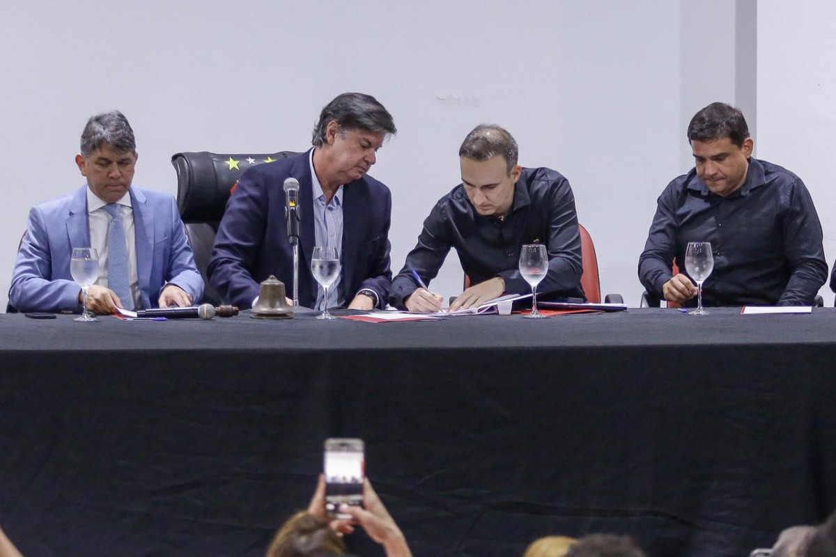Posse do novo presidente do Sport, Matheus Souto Maior.  (Foto: Rafael Vieira/DP Foto)