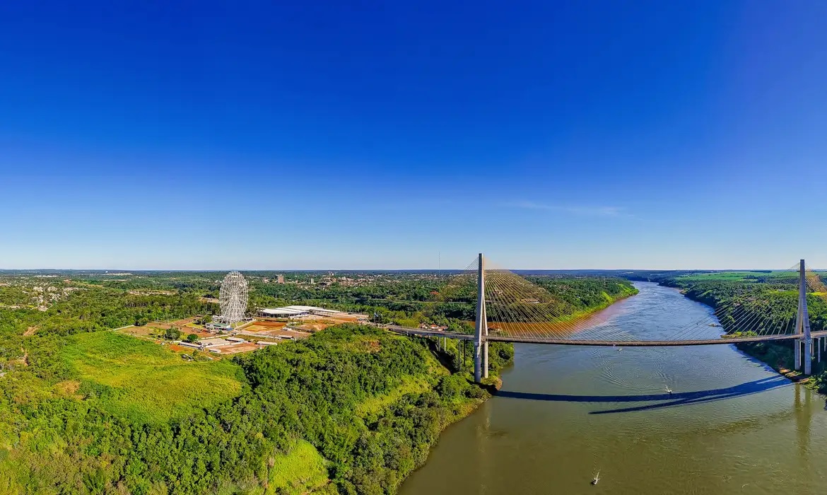 Ponte Internacional da Integração Brasil-Paraguai, liga Foz do Iguaçu (PR) à cidade de Presidente Franco, no Paraguai/Ricardo Stuckert/PR