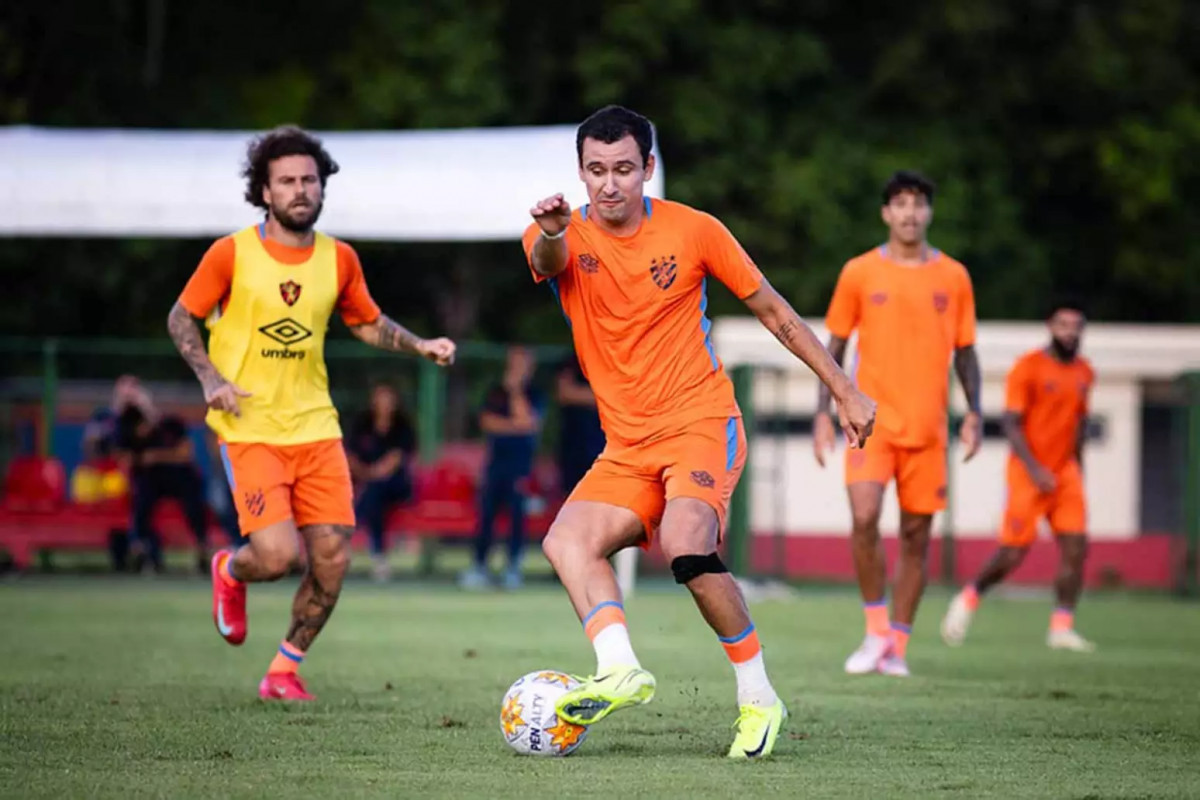 Elenco do Sport ainda sofre com indefinições. /Paulo Paiva/SCR