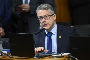 Senador Alessandro Vieira (MDB-SE)