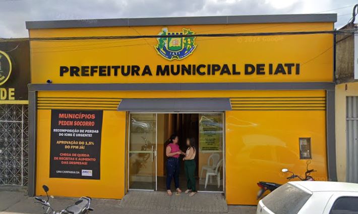 Prefeitura de Iati, no Agreste/Foto: Reprodução/Google Street View