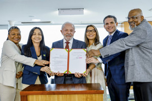Presidente da Rep&uacute;blica, Luiz In&aacute;cio Lula da Silva, durante cerim&ocirc;nia de assinatura do decreto que disp&otilde;e sobre o reconhecimento, a valoriza&ccedil;&atilde;o e a promo&ccedil;&atilde;o da cultura gospel como manifesta&ccedil;&atilde;o cultural nacional.