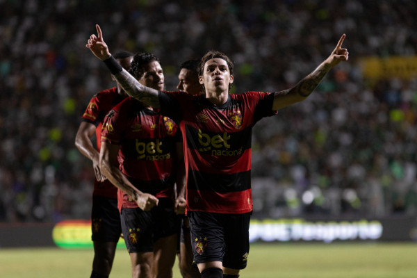 Barletta, atacante do Sport