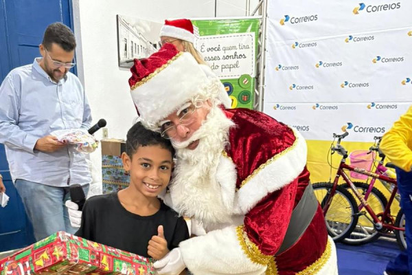 Em Pernambuco, 8 mil cartas foram adotadas na campanha (Foto: Paulo Nunes Costa/Correios (Comunicação))