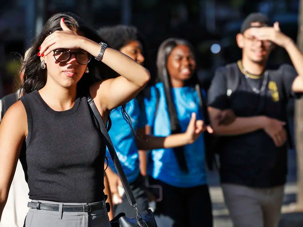 A capital fluminense chegou à temperatura máxima de 40,1ºC, conforme o sistema Alerta Rio na estação de medição de Guaratiba na zona oeste/Foto: Fernando Frazão/Agência Brasil