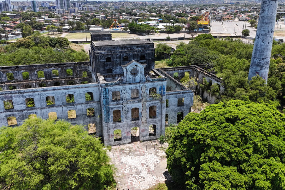 Prédio da Fábrica da Tacaruna foi inaugurado em 1895 para abrigar uma usina de açúcar/DIVULGAÇÃO/LUCAS FERREIRA/SECOM