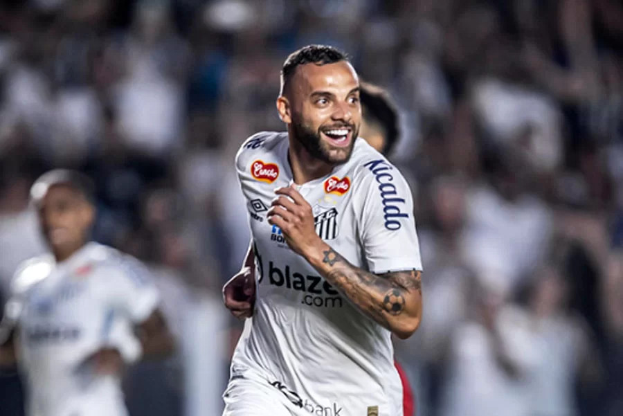 Atacante Guilherme está deixando o Santos para o futebol do exterior./Raul Baretta/Divulgação Santos FC
