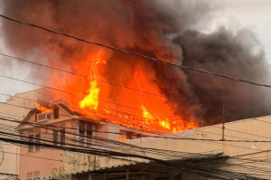 Fundada h&aacute; 120 anos, a tradicional escola &eacute; localizada na Rua Floriano Peixoto, no centro da cidade.
