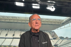 Galv&atilde;o Bueno, apresentador e narrador esportivo