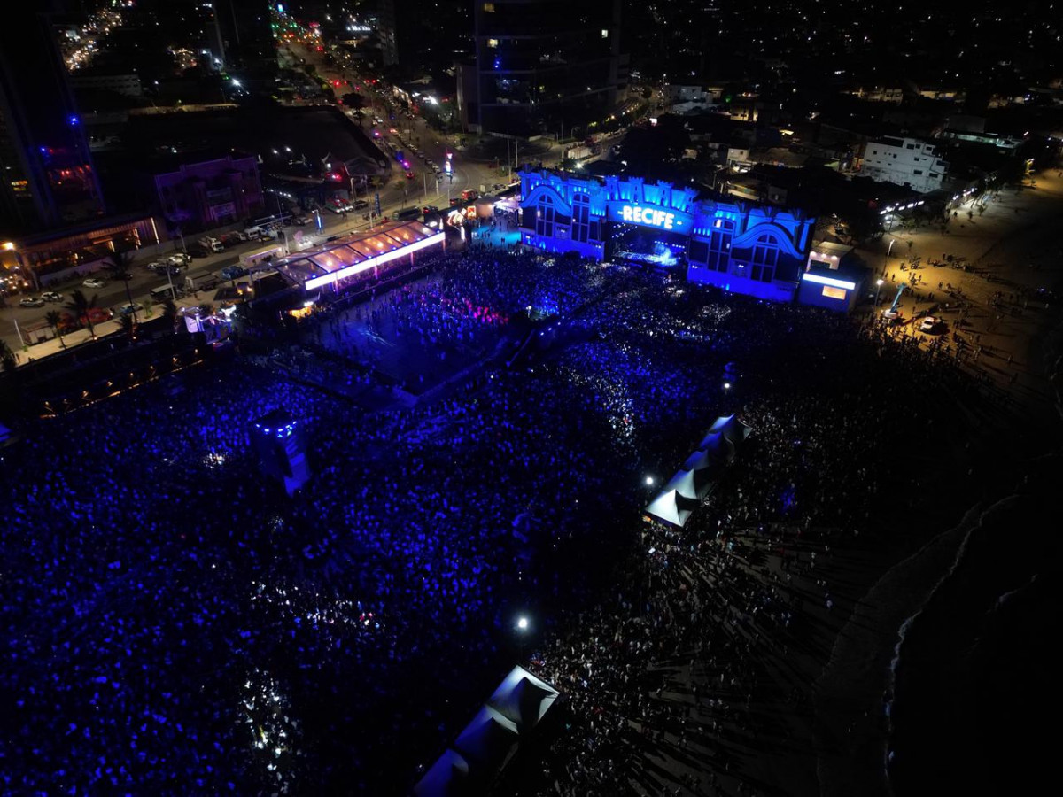 Primeira noite da Virada Recife 2026 reúne público no Pina com shows nacionais
 (Francisco Silva/ DP foto)