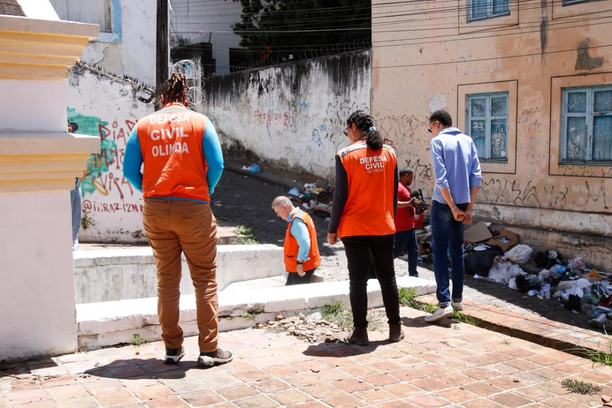 Olinda inicia vistoria no Sítio Histórico para prevenir riscos em encostas.  (Foto: Marina Torres/DP Foto)