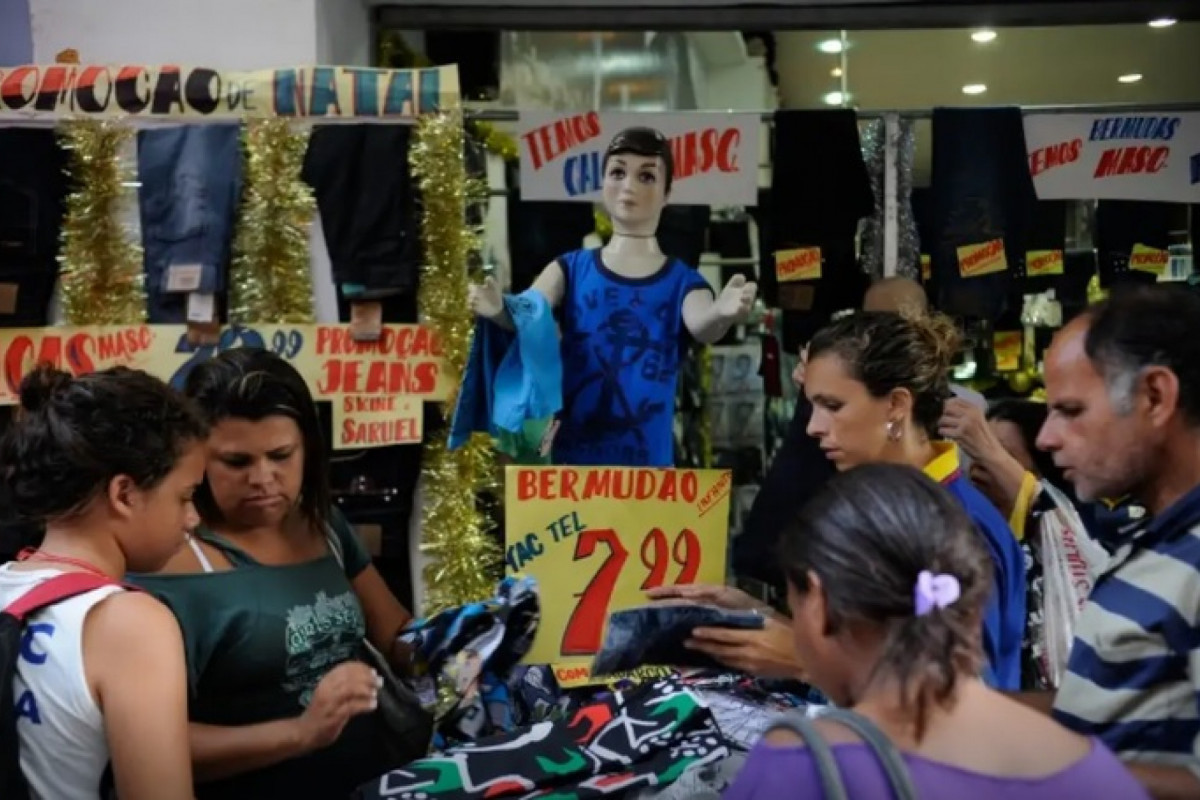 Na quinta (1º), não haverá funcionamento das lojas, ficando facultativa a operação de praças de alimentação e de outros serviços./Foto: Reprodução / Agência 