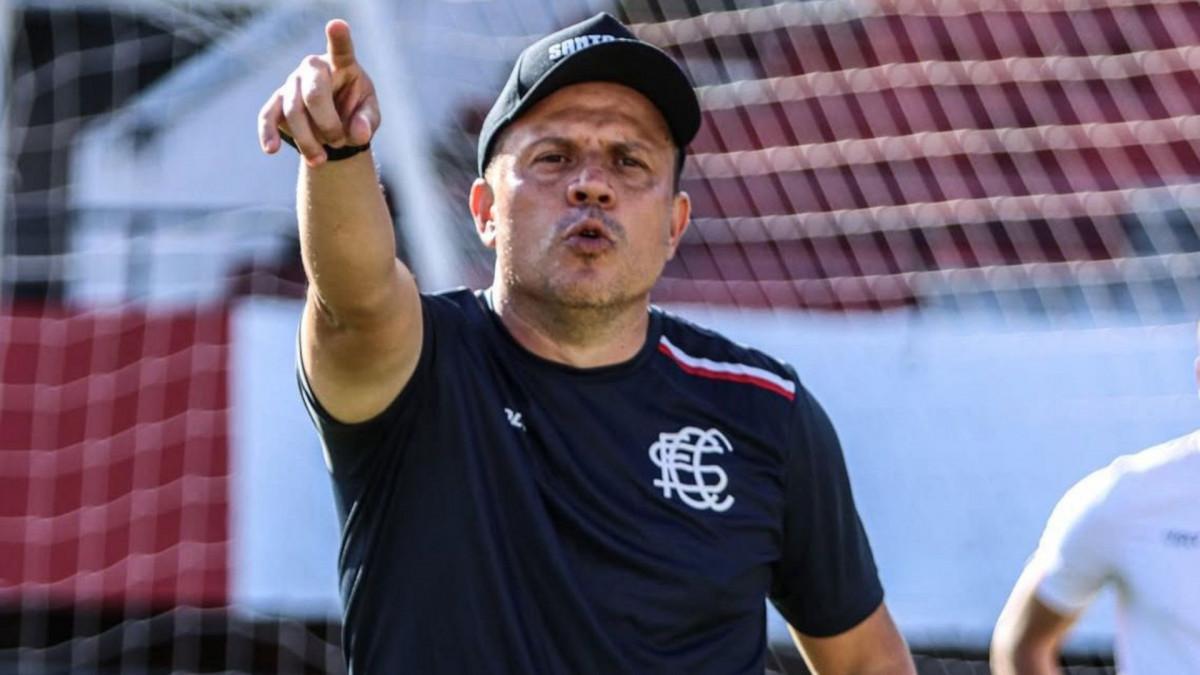 Diego Inácio, preparador físico do Santa Cruz/Evelyn Victoria/Santa Cruz