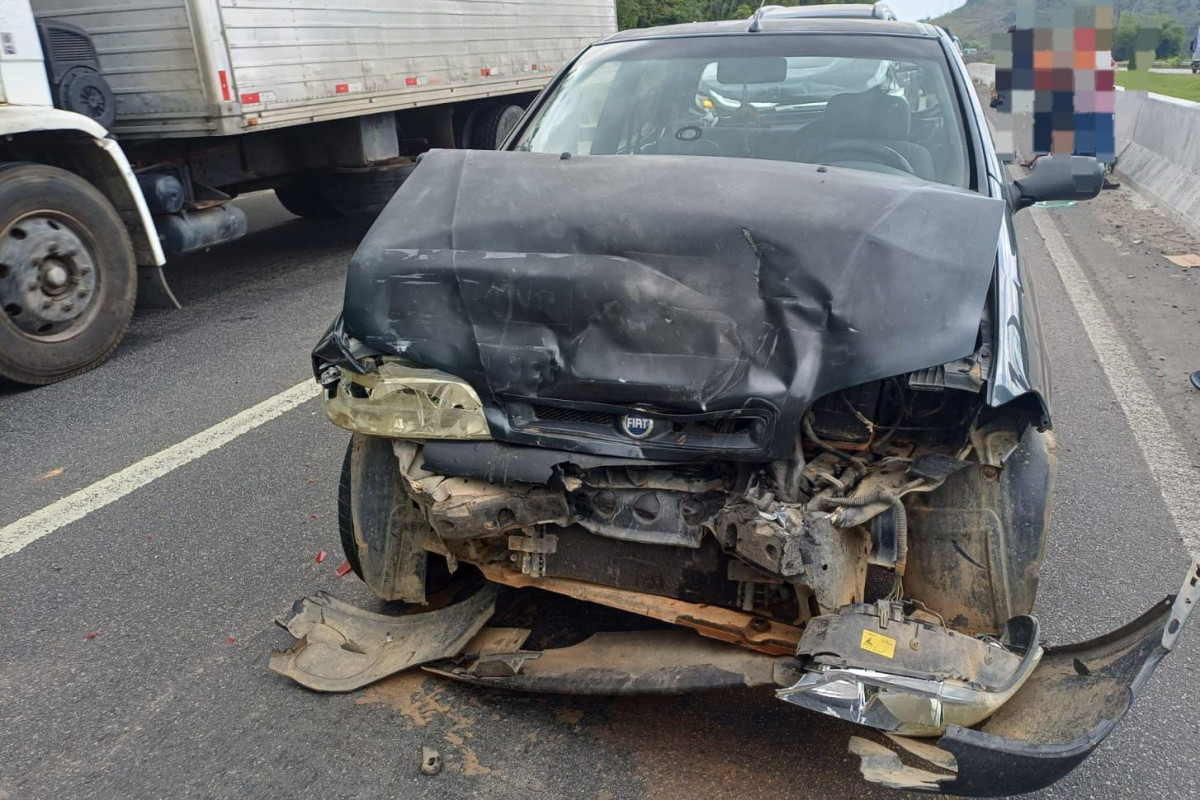 O engavetamento aconteceu nesta sexta-feira (02), às 10h. /Divulgação