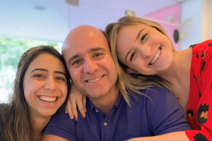 Augusto Carneiro, de 56 anos, &eacute; pai da esposa do deputado Pedro Campos