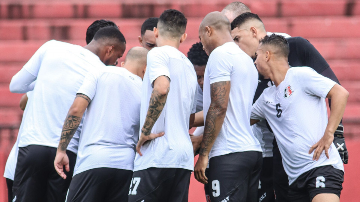 Jogadores do Santa Cruz/Evelyn Victoria/Santa Cruz