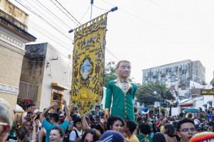 Pr&eacute;vias de carnaval atraem carnavalescos e turistas em Olinda