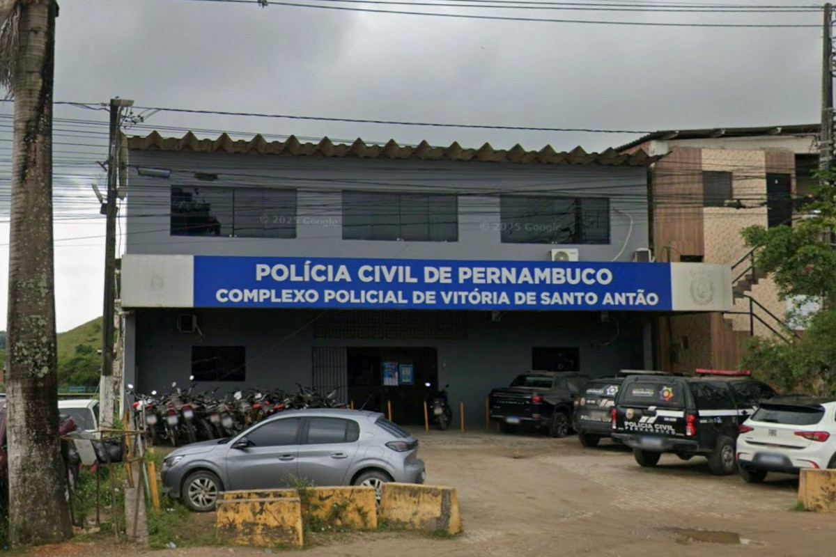 Após o crime, homem foi até a Delegacia de Vitória de Santo Antão./Foto: Reprodução/Google Street View