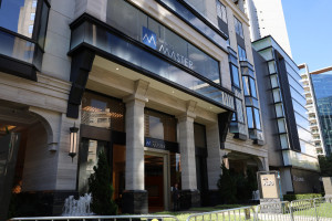 Fachada do Banco Master na rua Elvira Ferraz em Itaim