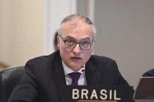 Embaixador brasileiro Benoni Belli