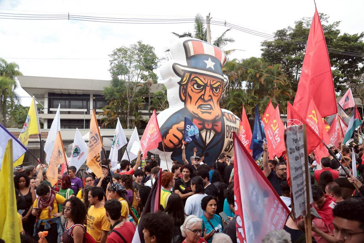 São Paulo (SP), 05/01/2026 - Ato em frente ao Consulado dos Estados Unidos contra a invasão na Venezuela./Paulo Pinto/Agência Brasil
