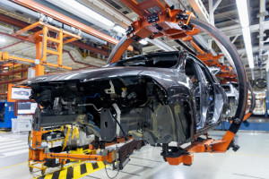 Produ&ccedil;&atilde;o na Planta automotiva da Stellantis em Goiana, Pernambuco