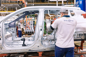 Stellantis produz Jeep, Fiat e RAM no Polo de Goiana