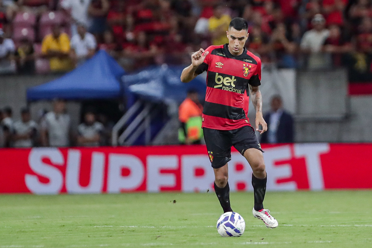 Volante Christian Rivera em ação pelo Sport/Rafael Vieira