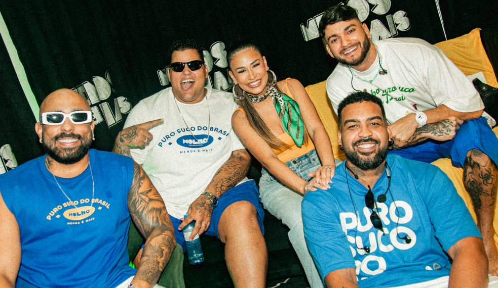 Grupo Menos é Mais no feat com Simone Mendes 