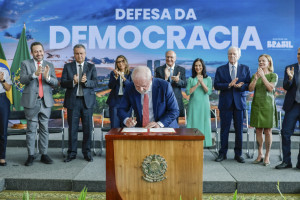  Presidente da Rep&uacute;blica, Luiz In&aacute;cio Lula da Silva, durante a Cerim&ocirc;nia em Defesa da Democracia